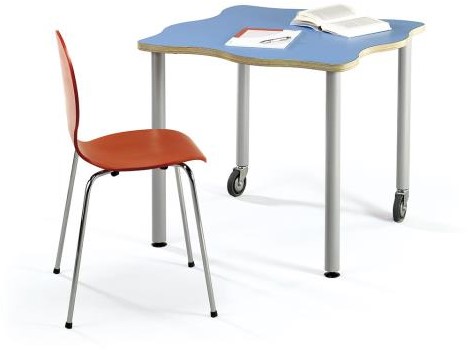 Table nuage pieds de table composés de tubes rectangulaires métalliques, avec 2 roulettes L 1600 / H 720 / P 800